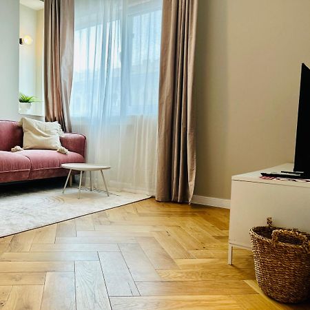 Ultracentral Lux Boutique 1Br Ap Near Subway Bucureşti Ngoại thất bức ảnh